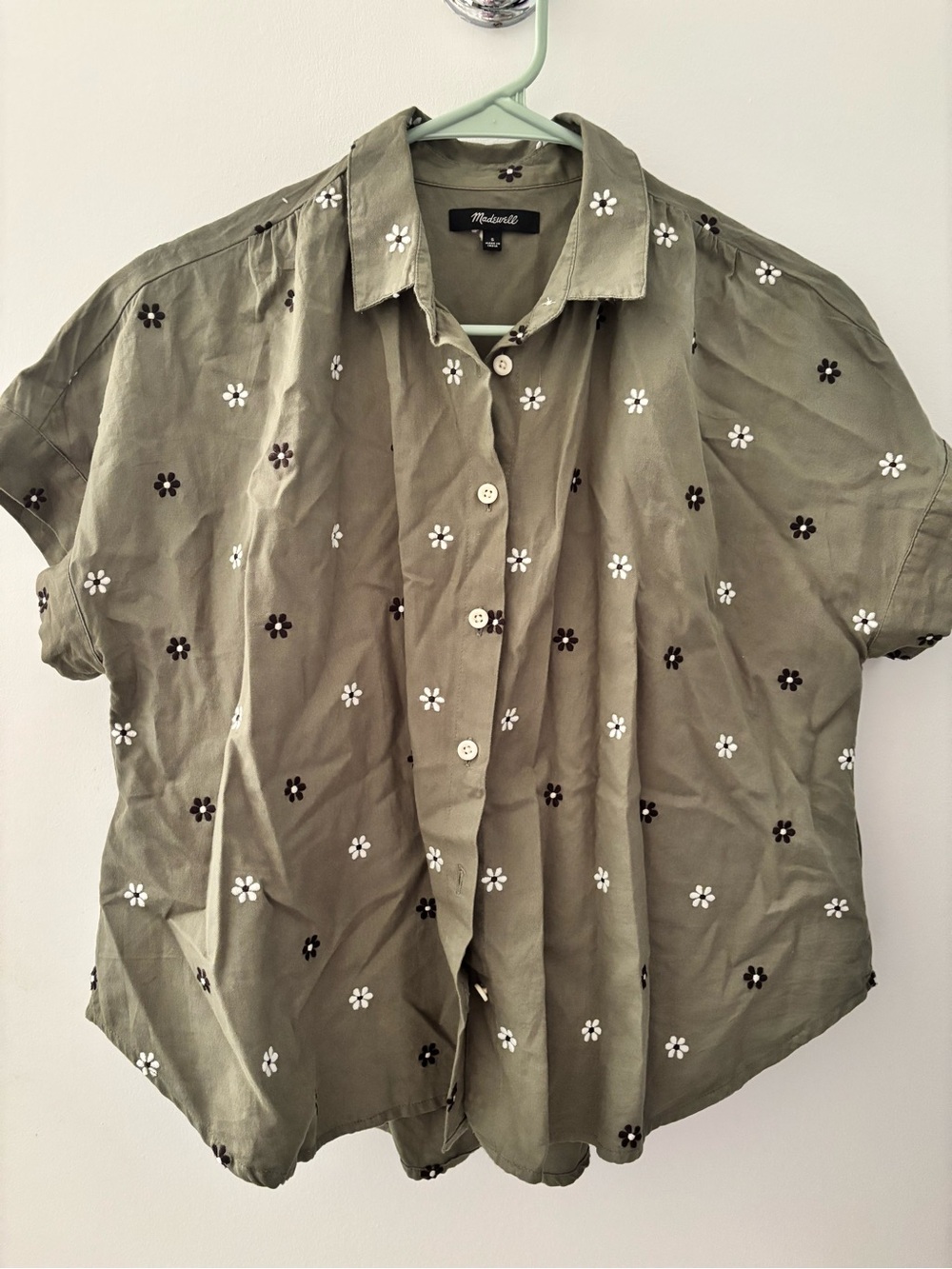 Madewell Olive Green Short-Sleeve Button-Up Shirt with Daisy Embroidery
